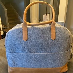 NEW
Hearth and Hand 
Weekender Bag